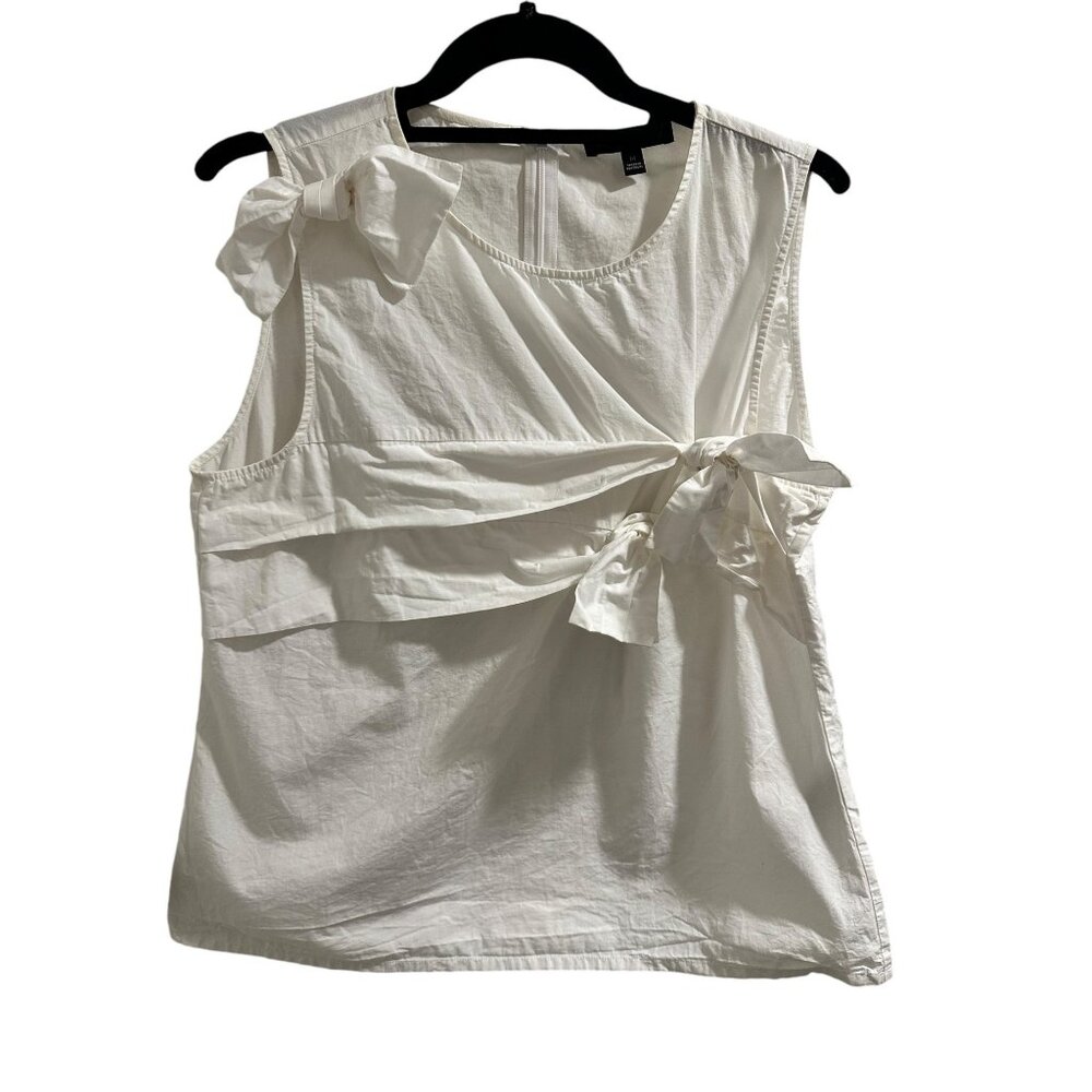 🍒 2/$20 🍒 White Sleeveless Blouse with 3 Bows and Ruching Across Front sz M